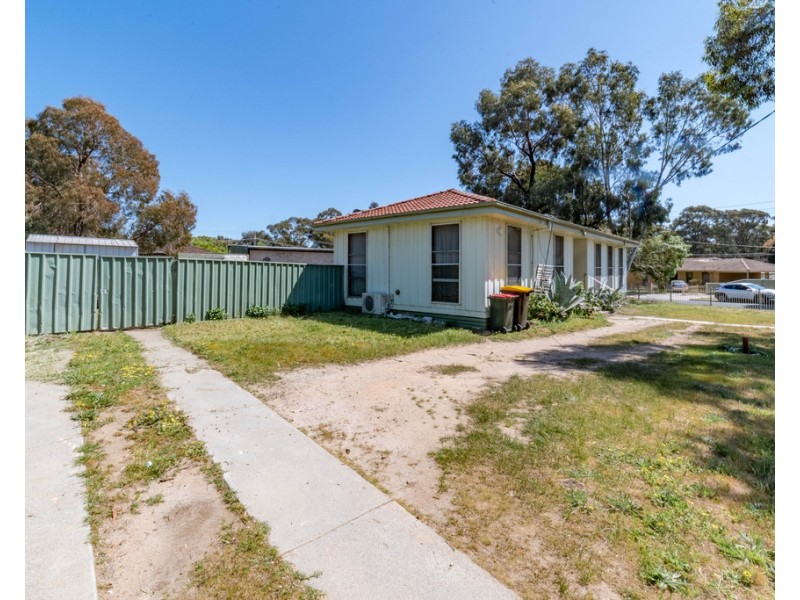 8 Meggs Court, California Gully VIC 3556