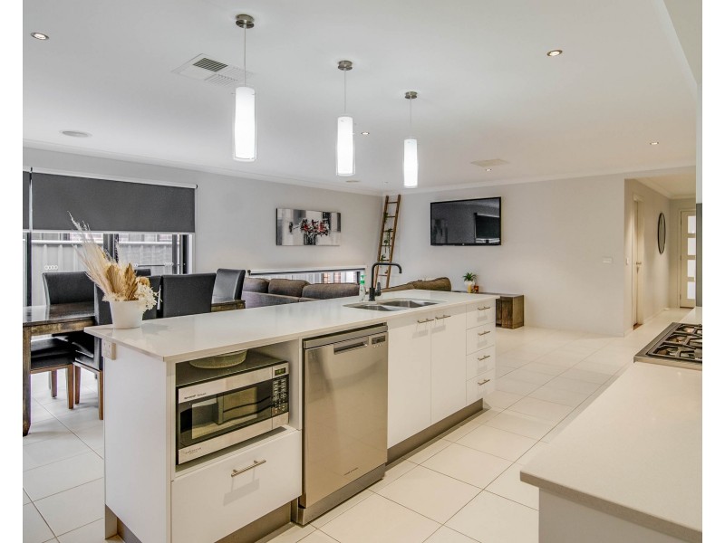 42 Yellowgum Drive, Epsom VIC 3551
