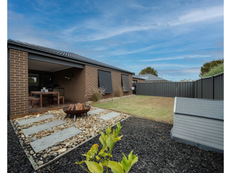 42 Yellowgum Drive, Epsom VIC 3551