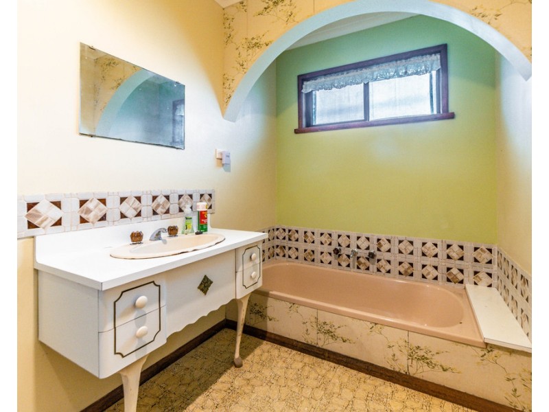 24 Green Street, California Gully VIC 3556