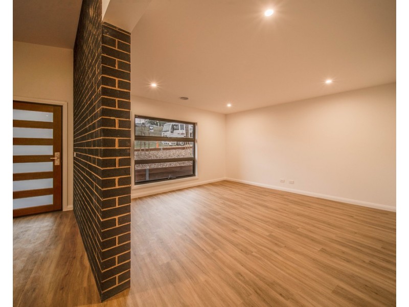 1 Hill View Court, Mckenzie Hill VIC 3451