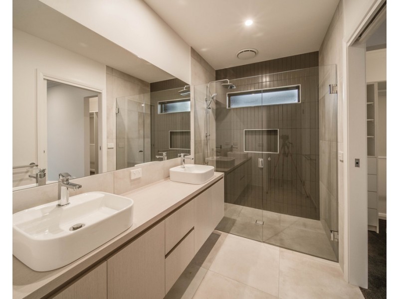 1 Hill View Court, Mckenzie Hill VIC 3451