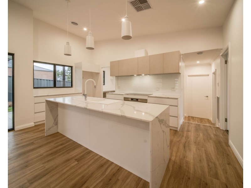 1 Hill View Court, Mckenzie Hill VIC 3451