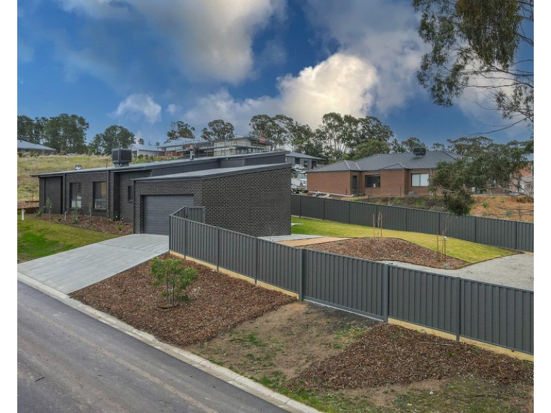 1 Hill View Court, Mckenzie Hill VIC 3451