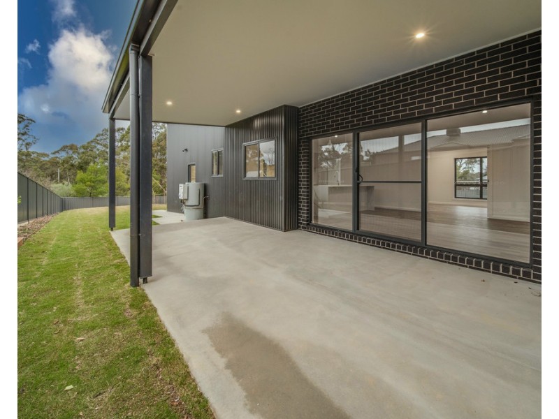 1 Hill View Court, Mckenzie Hill VIC 3451