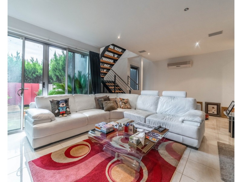 2/374 Barnard Street, Ironbark VIC 3550