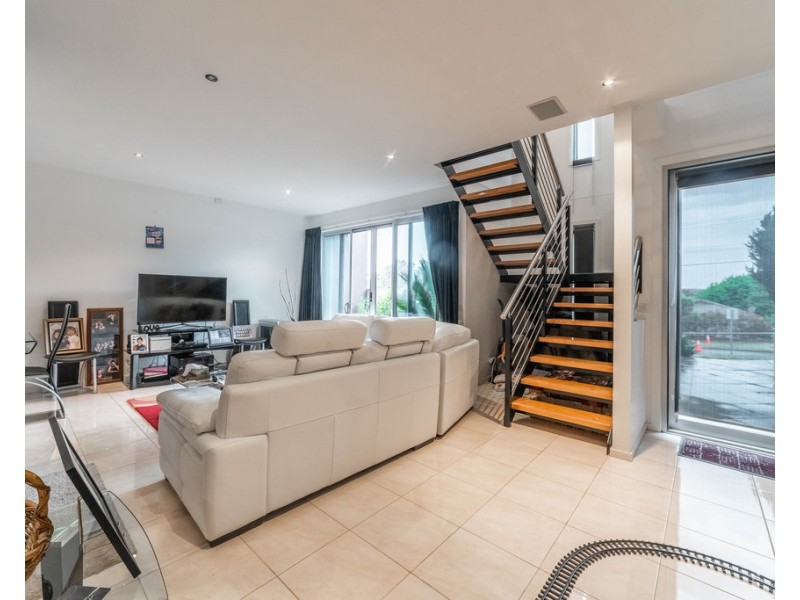 2/374 Barnard Street, Ironbark VIC 3550