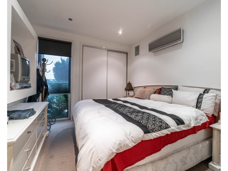 2/374 Barnard Street, Ironbark VIC 3550