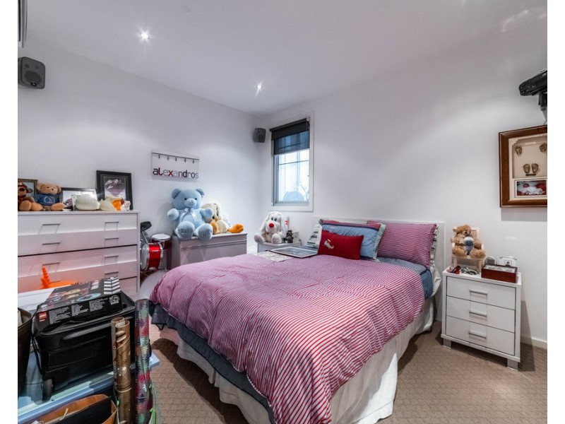 2/374 Barnard Street, Ironbark VIC 3550