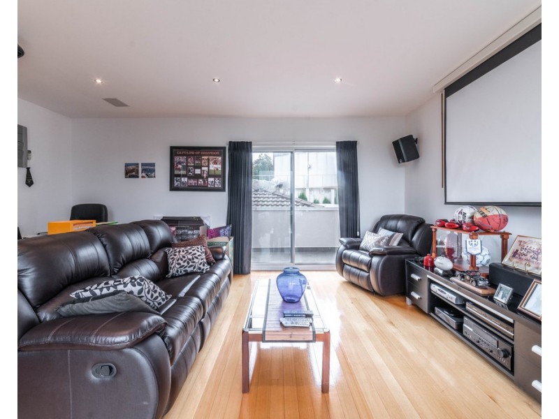 2/374 Barnard Street, Ironbark VIC 3550