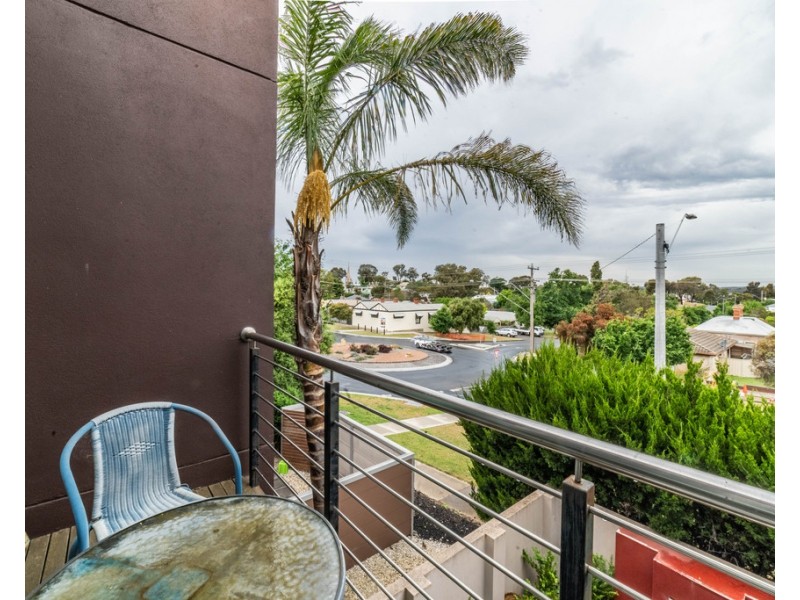 2/374 Barnard Street, Ironbark VIC 3550