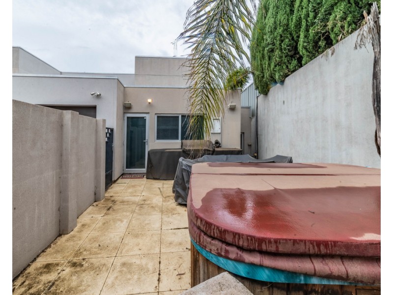 2/374 Barnard Street, Ironbark VIC 3550