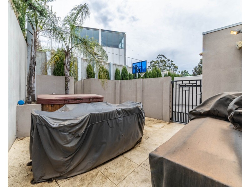 2/374 Barnard Street, Ironbark VIC 3550
