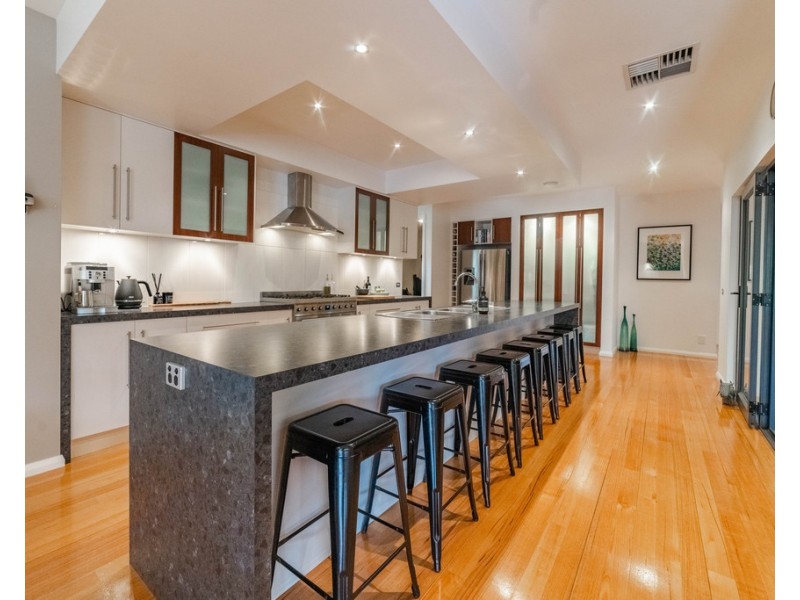 10 Claremont Terrace, Strathdale VIC 3550