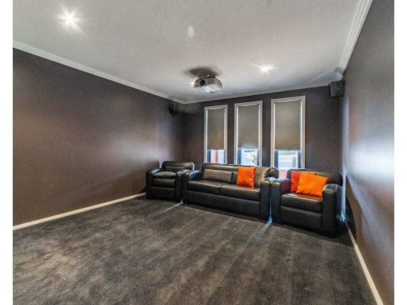 10 Claremont Terrace, Strathdale VIC 3550
