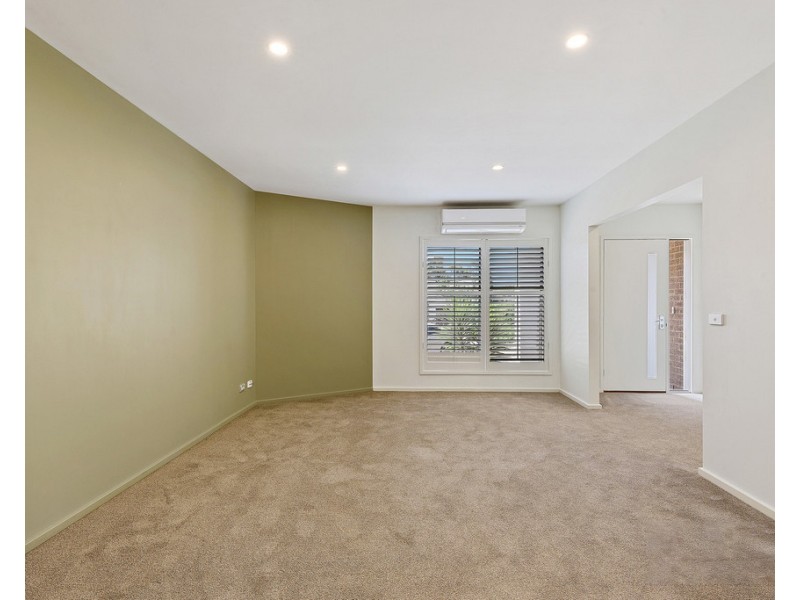 4/7A Curtin Street, Kennington VIC 3550