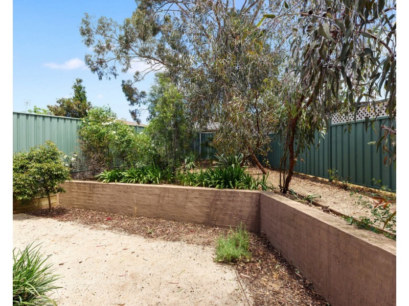 4/7A Curtin Street, Kennington VIC 3550