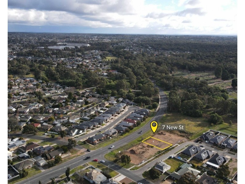 7 New Street, White Hills VIC 3550