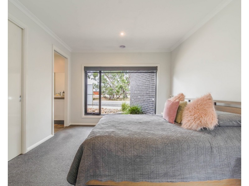 3 McEniry Way, Strathfieldsaye VIC 3551