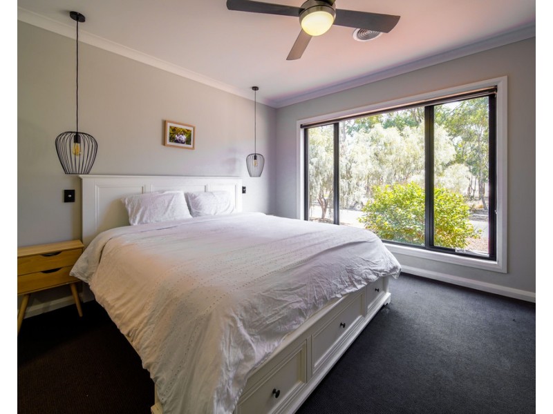 26 Inverness Drive, Junortoun VIC 3551