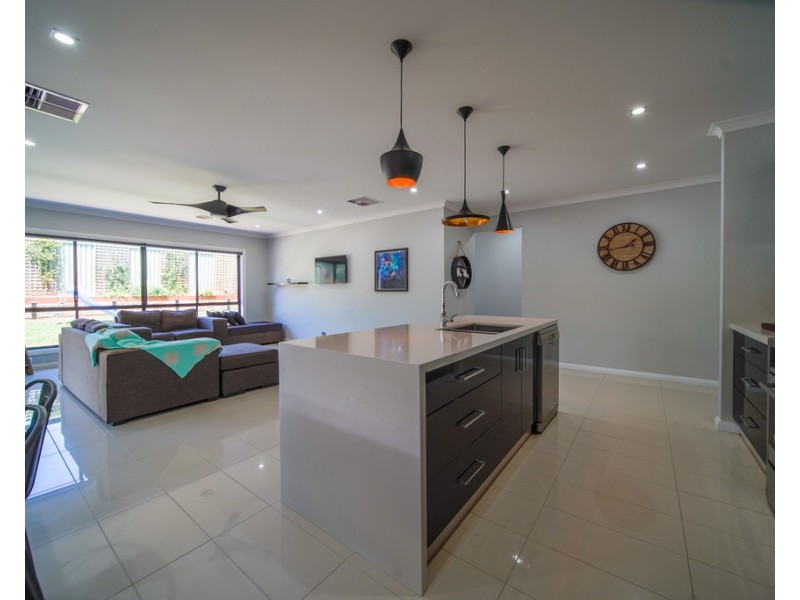 26 Inverness Drive, Junortoun VIC 3551