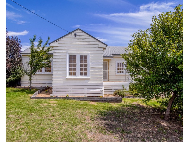 14 Walker Street, Long Gully VIC 3550