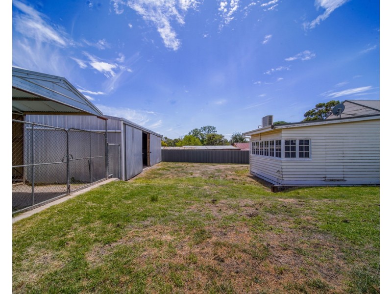 14 Walker Street, Long Gully VIC 3550