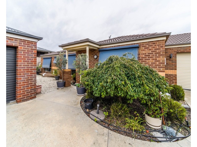 2/9 Sovereign Gardens, Kangaroo Flat VIC 3555