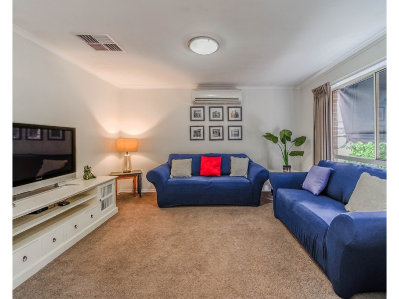 2/9 Sovereign Gardens, Kangaroo Flat VIC 3555