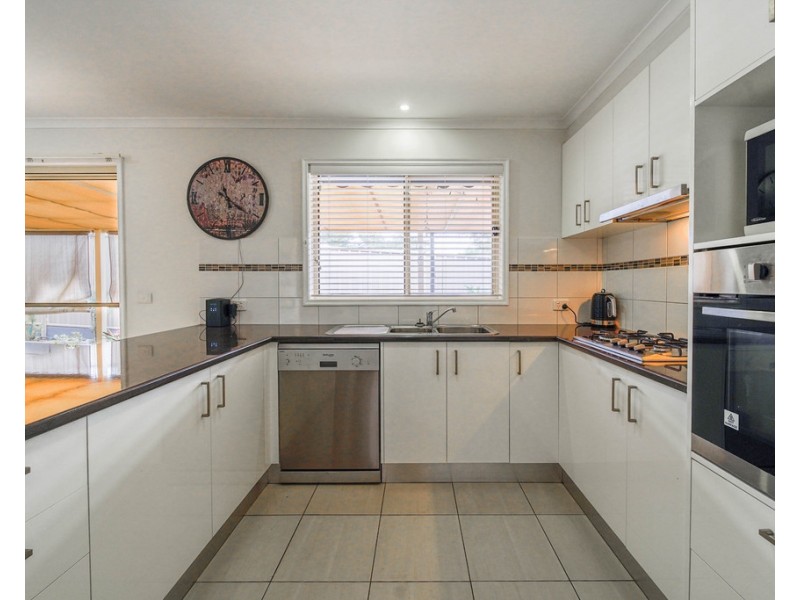 2/9 Sovereign Gardens, Kangaroo Flat VIC 3555