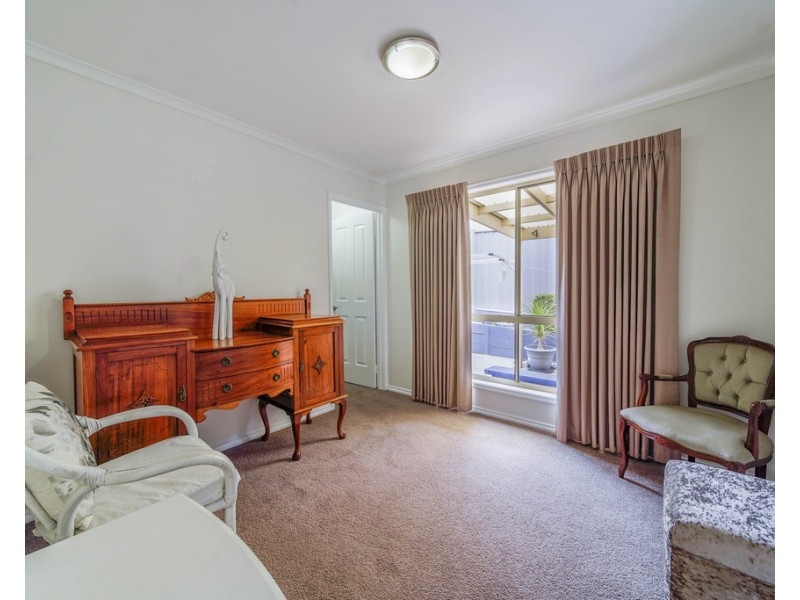 2/9 Sovereign Gardens, Kangaroo Flat VIC 3555