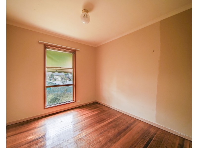 9 Wells Street, Long Gully VIC 3550