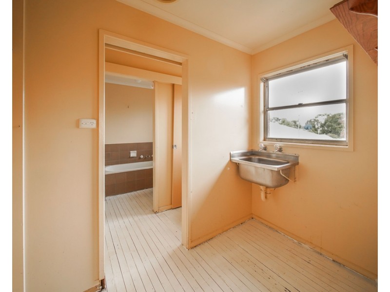 9 Wells Street, Long Gully VIC 3550