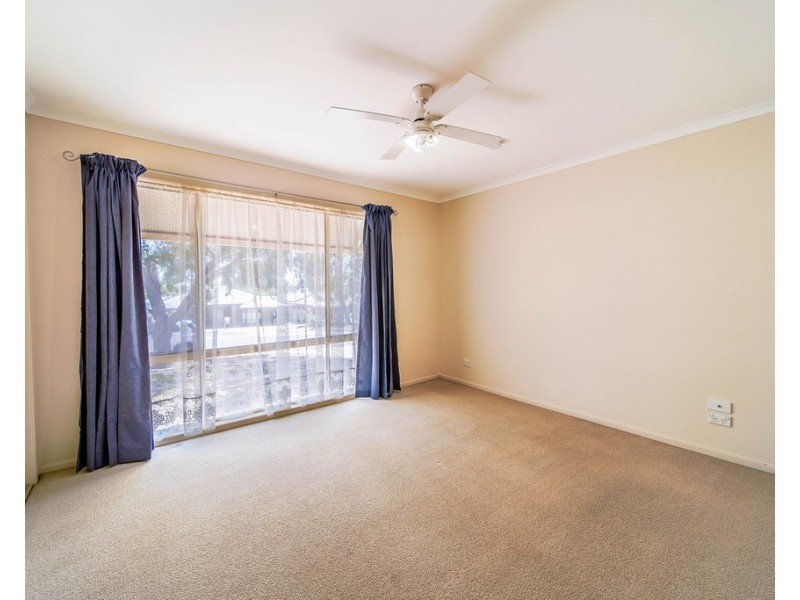 18 Ross Street, White Hills VIC 3550