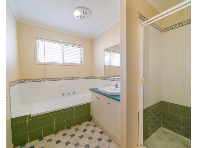 18 Ross Street, White Hills VIC 3550