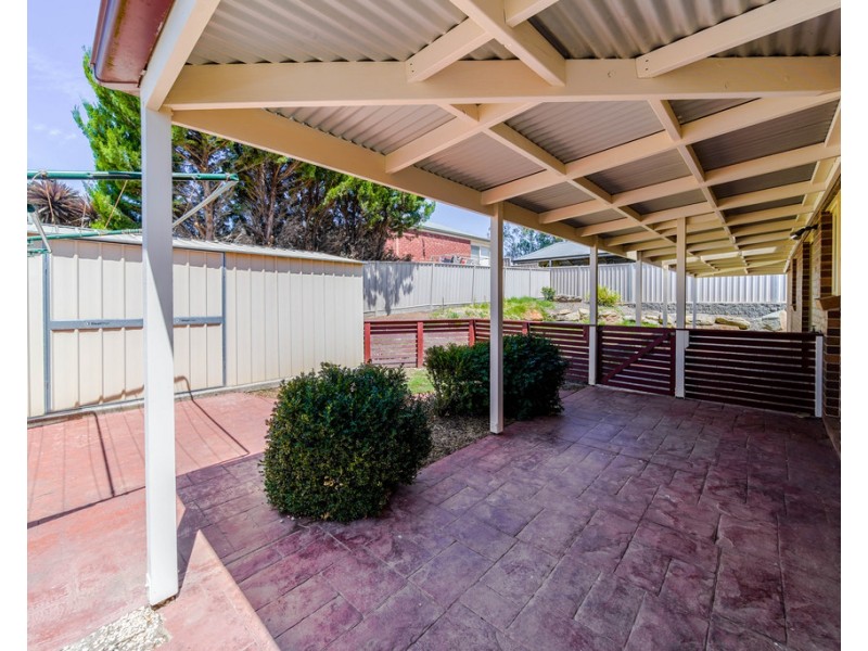 18 Ross Street, White Hills VIC 3550