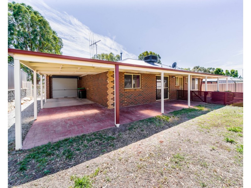18 Ross Street, White Hills VIC 3550