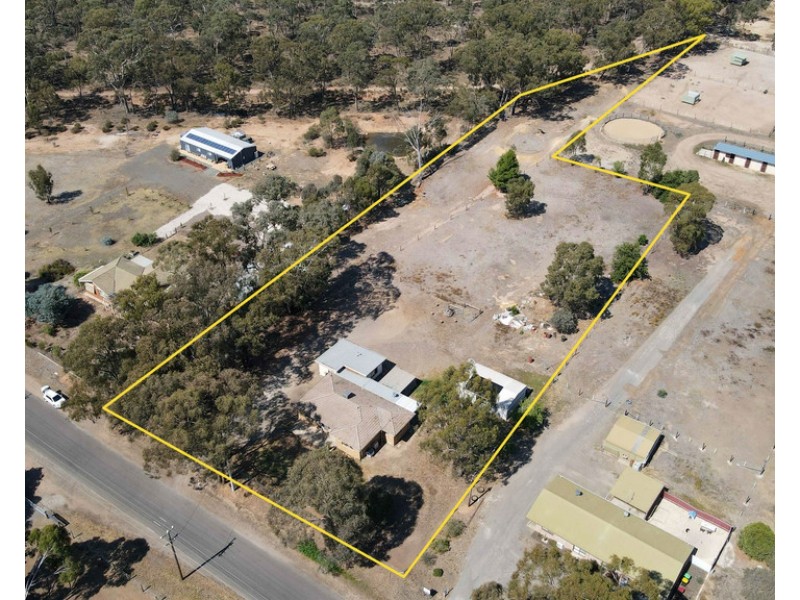 60 Golf Course Road, Ascot VIC 3364