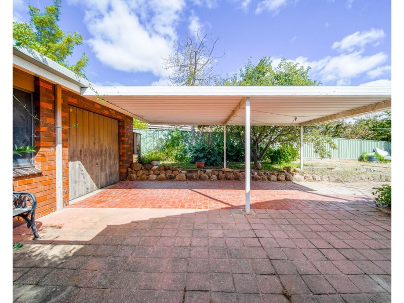 18 Bolton Drive, Kennington VIC 3550