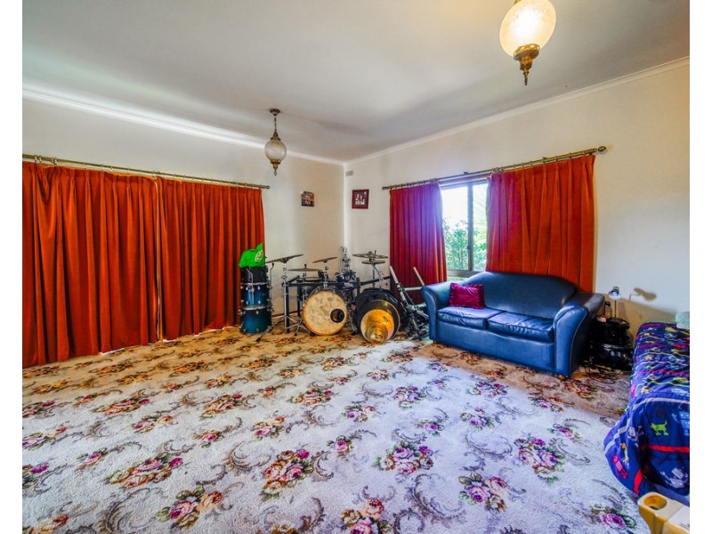 18 Bolton Drive, Kennington VIC 3550