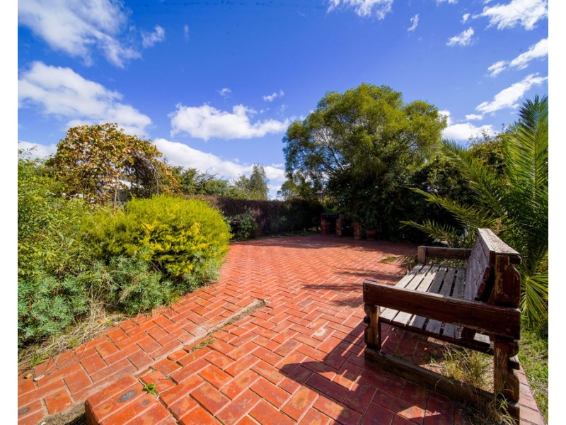18 Bolton Drive, Kennington VIC 3550