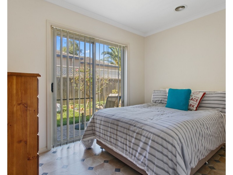 4 Miranda Close, Strathdale VIC 3550
