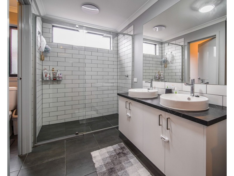 38 Lancaster Drive, Jackass Flat VIC 3556