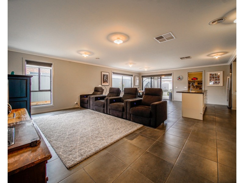 38 Lancaster Drive, Jackass Flat VIC 3556