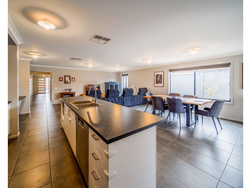 38 Lancaster Drive, Jackass Flat VIC 3556