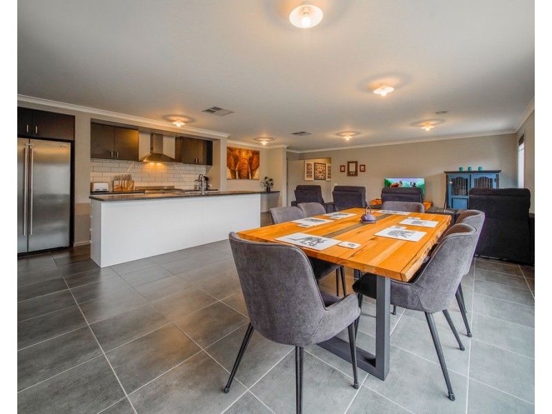 38 Lancaster Drive, Jackass Flat VIC 3556