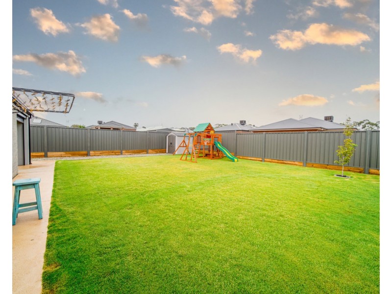 38 Lancaster Drive, Jackass Flat VIC 3556