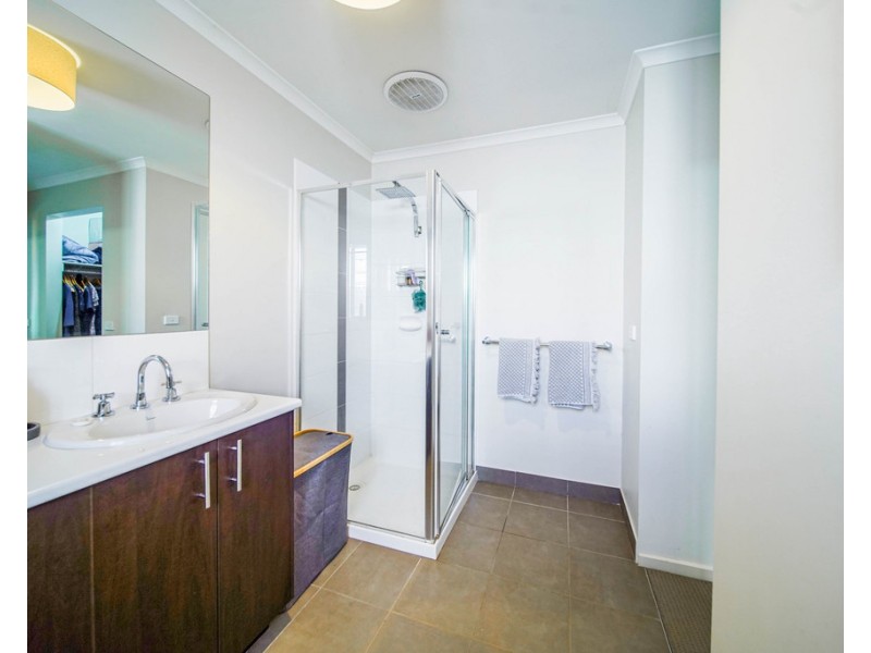 18 Melinda Street, California Gully VIC 3556