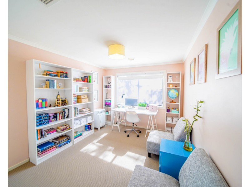 18 Melinda Street, California Gully VIC 3556