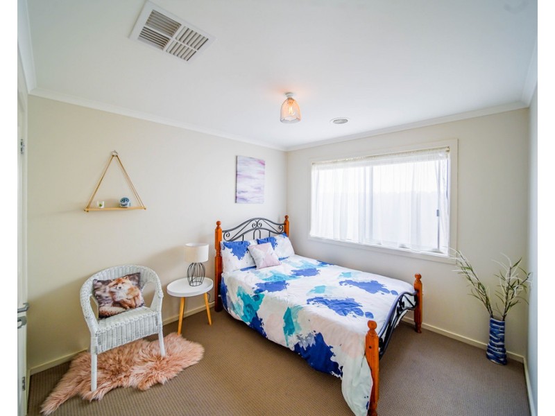 18 Melinda Street, California Gully VIC 3556